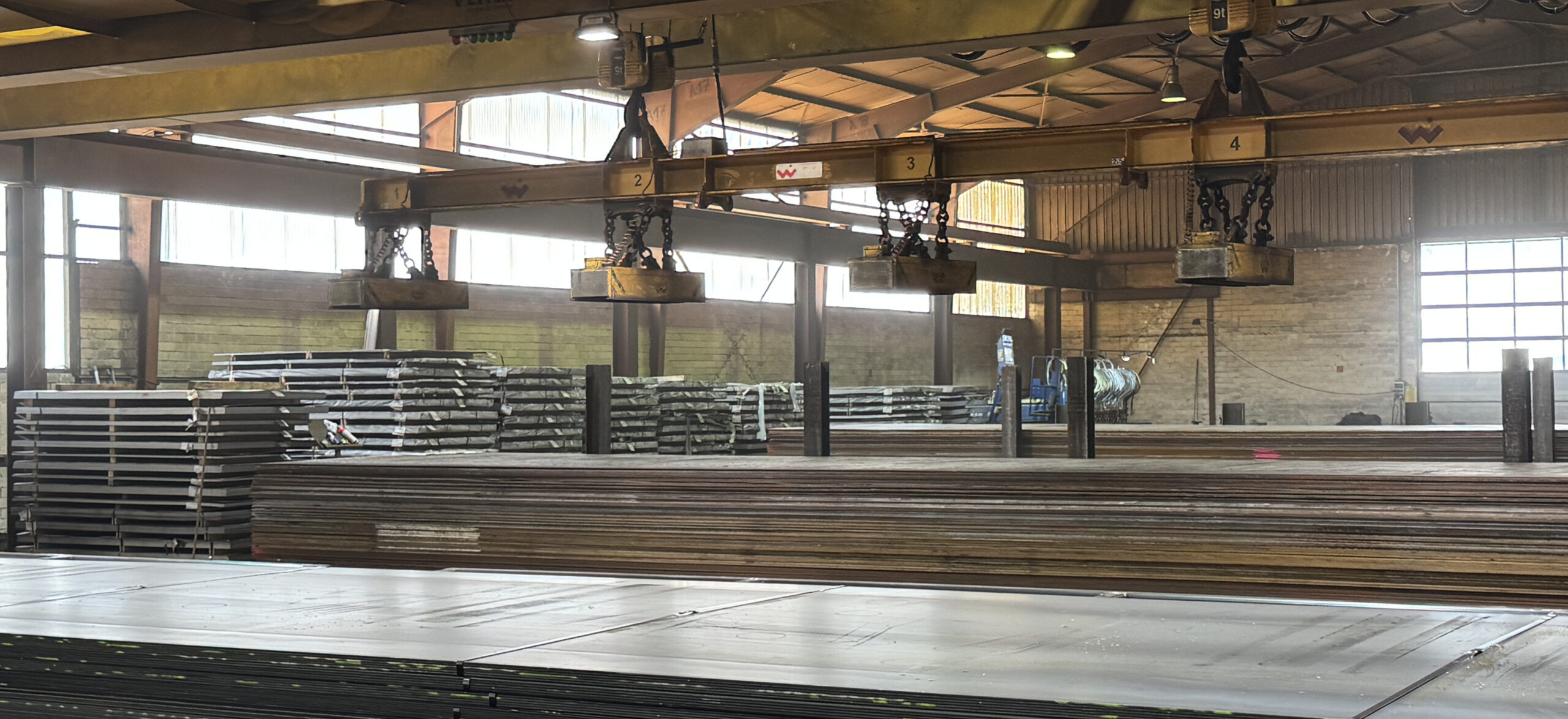 Lagerhalle für Stahlbleche